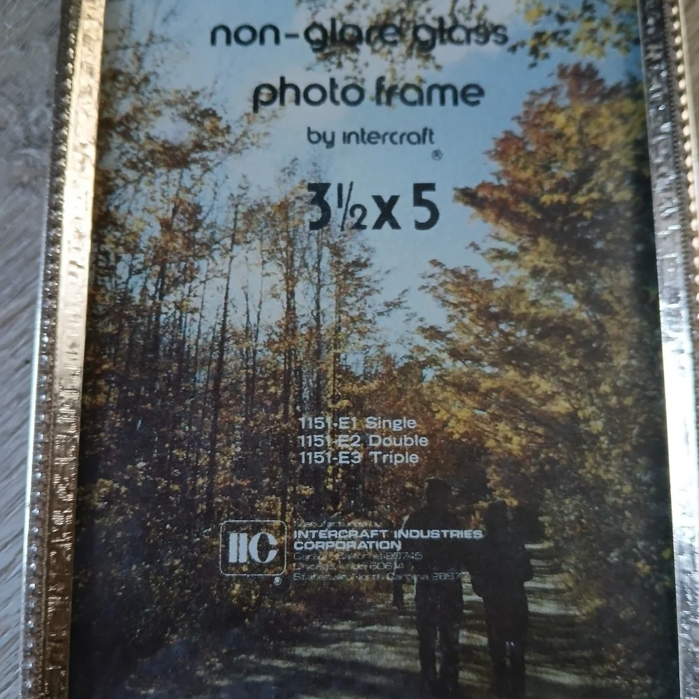 Vintage 60's Intercraft Photo Frame Gold Tone Metal Decor Easel MCM - 3.5 x 5
